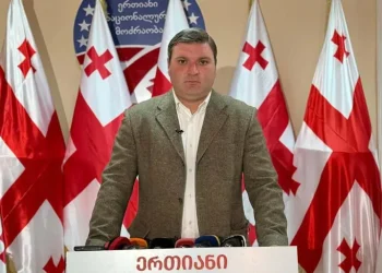 “ირაკლი კობახიძის განცხადება ადასტურებს ამ მმართველობის სრულ მარცხს დევნილების პრობლემის მოგვარებაში! – სამინისტროს ცხელ ხაზზე არ აქვთ პასუხი პრემიერის ინიციატივაზე, არ იციან როდის დაიწყება პროგრამა”- რას ამბობს ბესო შენგელია